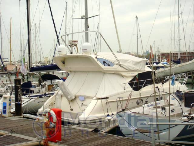Azimut 43 fly