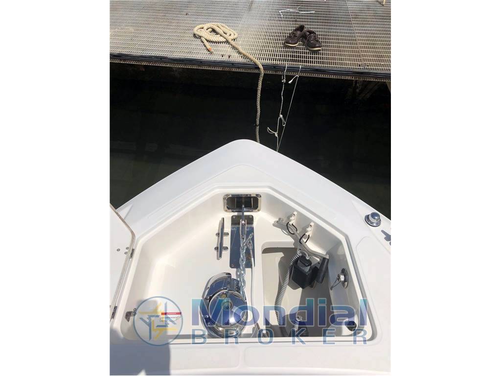 Boston whaler 320 outrage