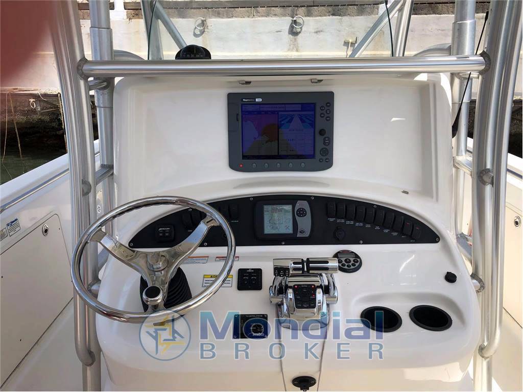 Boston whaler 320 outrage