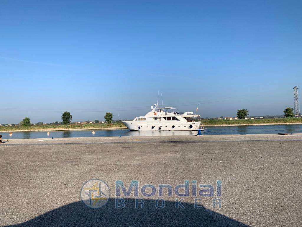 Benetti Delfino