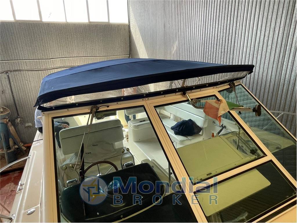 Tiara yachts 2900 coronet harbour edition