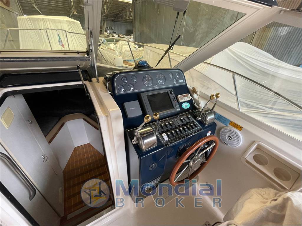 Tiara yachts 2900 coronet harbour edition