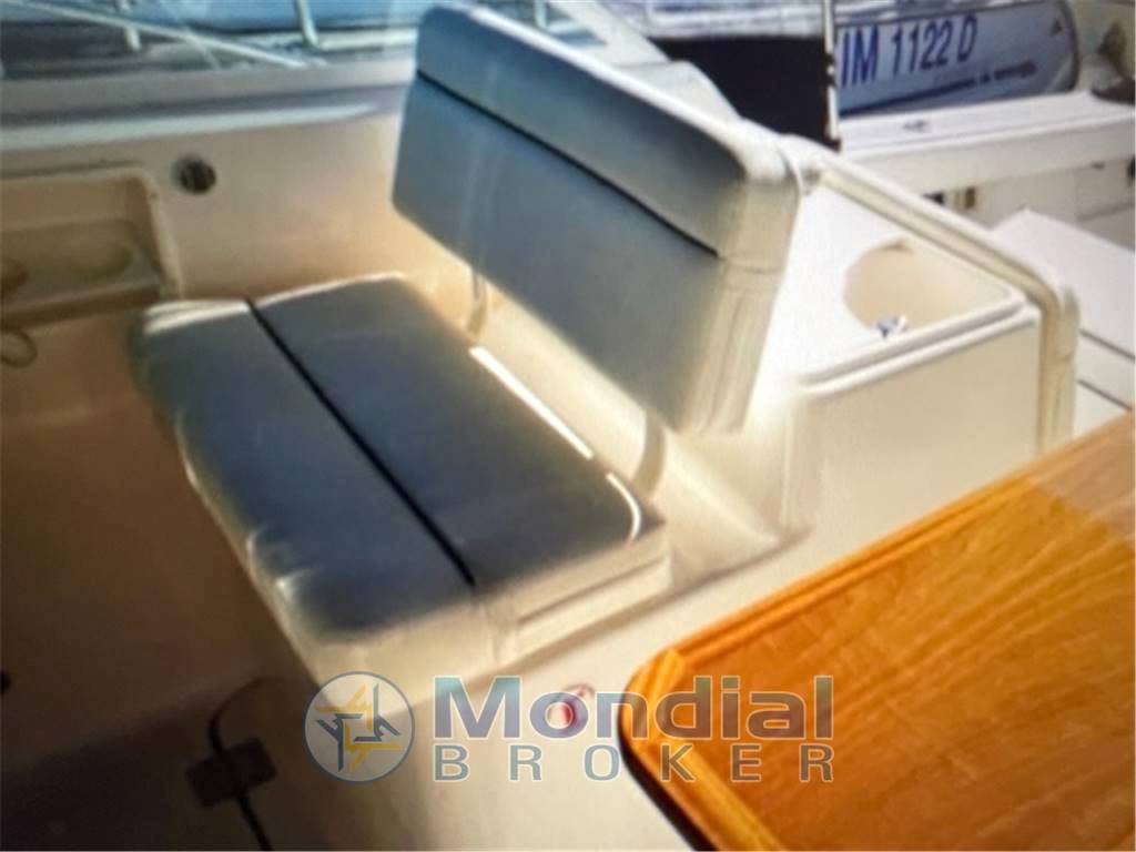 Tiara yachts 2900 coronet harbour edition