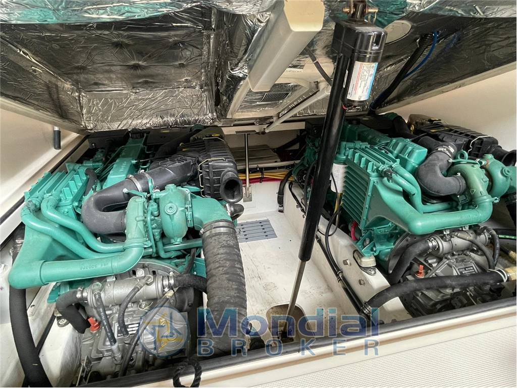 Tiara yachts 2900 coronet harbour edition