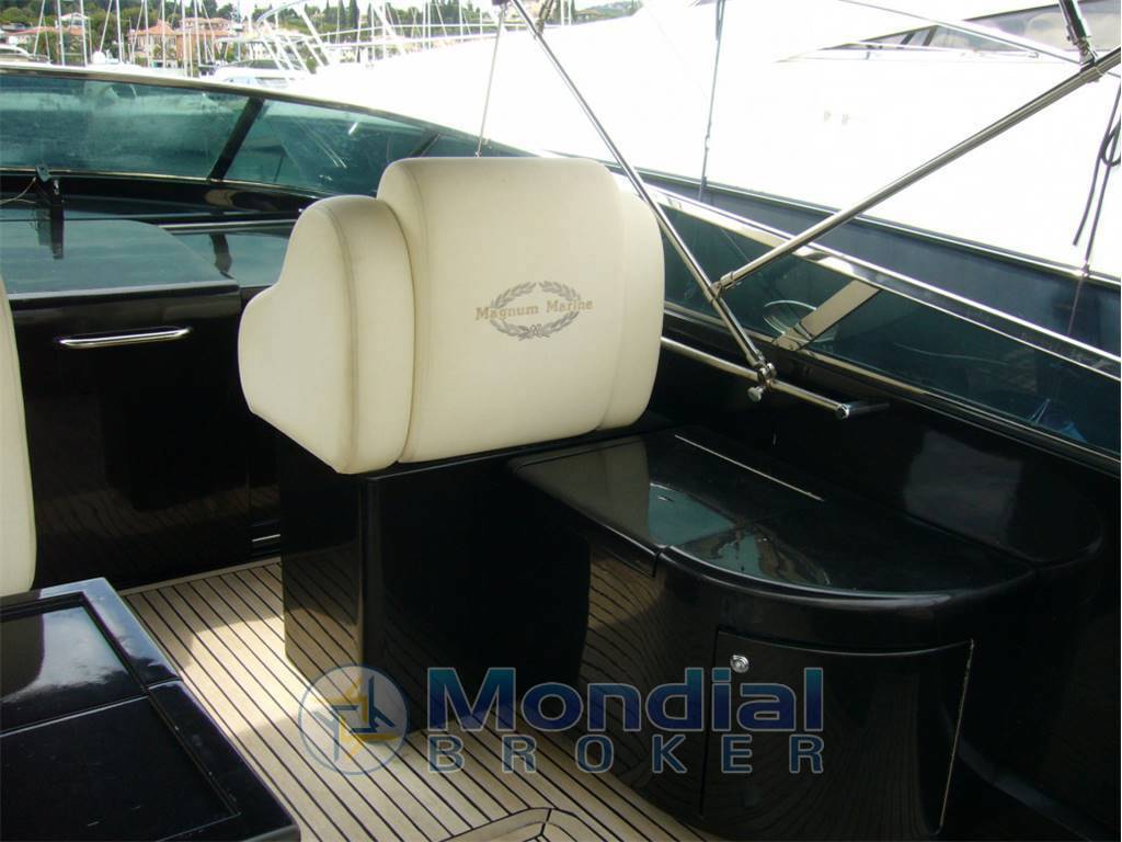 Magnum marine 44