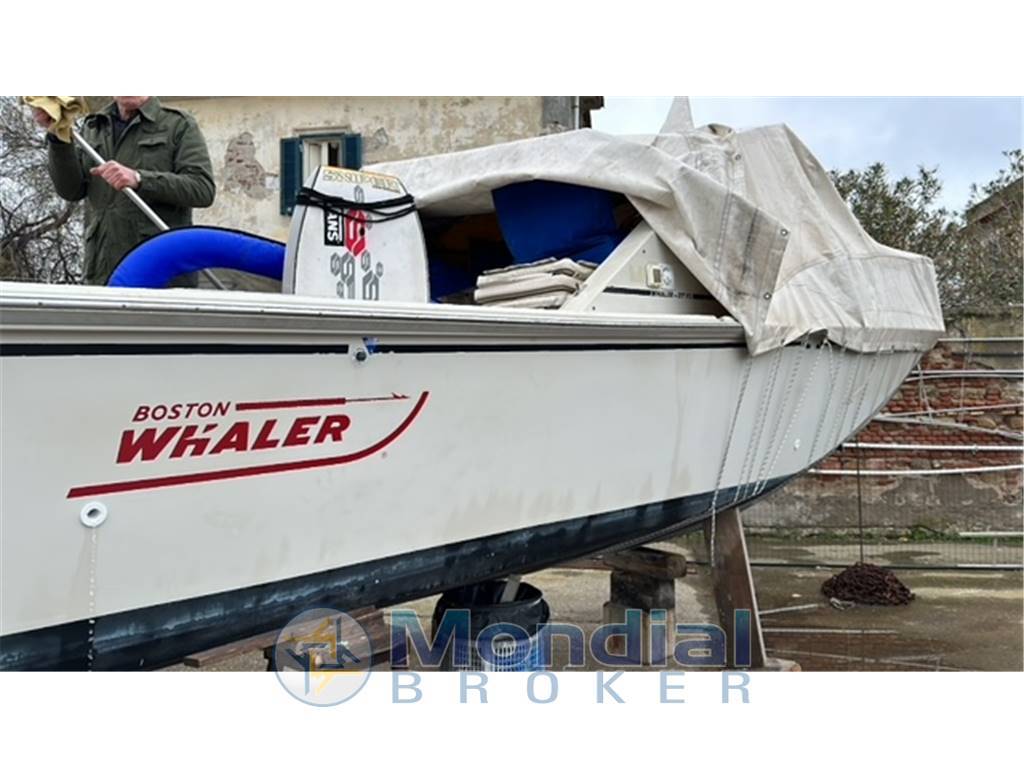 Boston whaler 27 full cabin