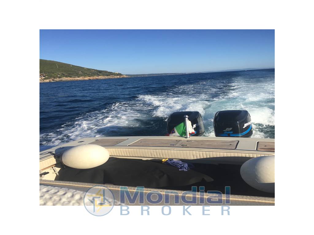 Boston whaler 27 full cabin