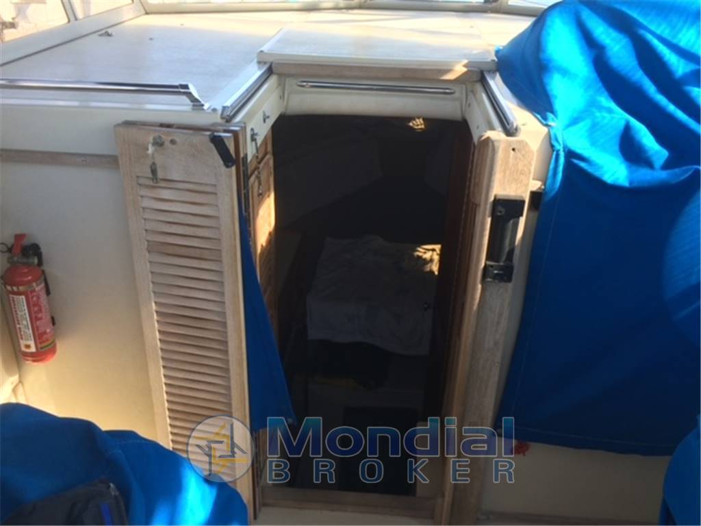 Boston whaler 27 full cabin