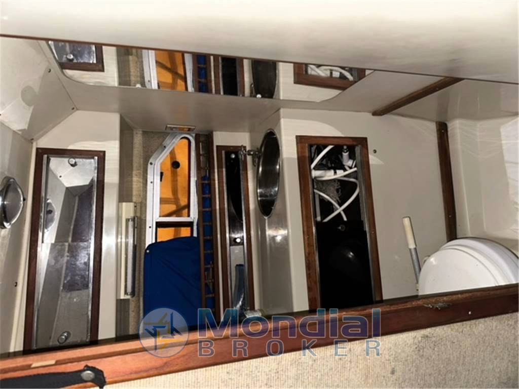 Boston whaler 27 full cabin