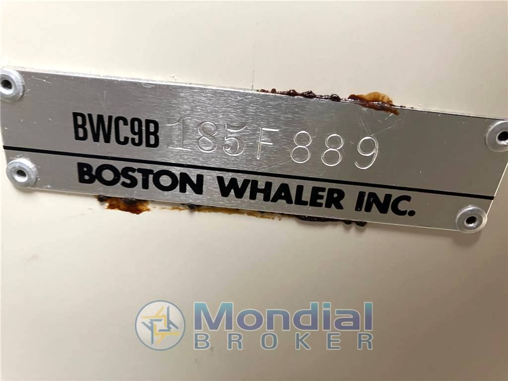 Boston whaler 27 full cabin
