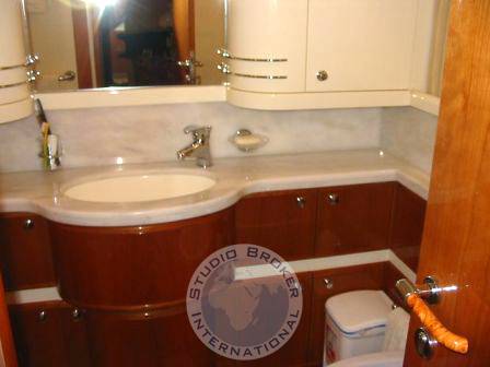 Ferretti 760 fly
