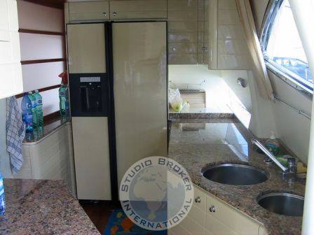Ferretti 760 fly