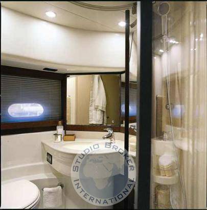Ferretti 550