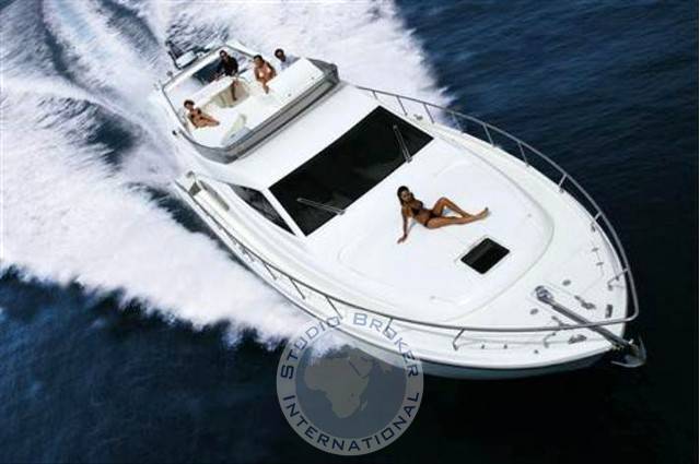 Ferretti 550