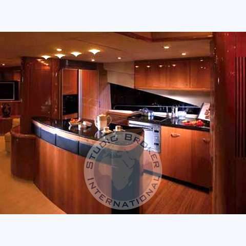 Sunseeker 82 yacht