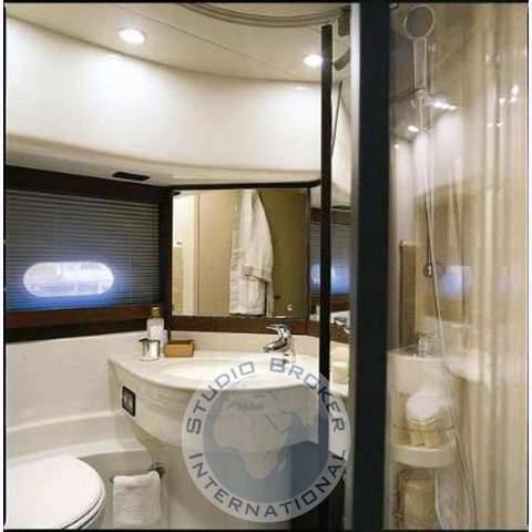 Ferretti 550