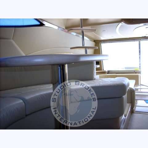 Ferretti 550