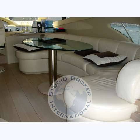 Azimut 62 fly