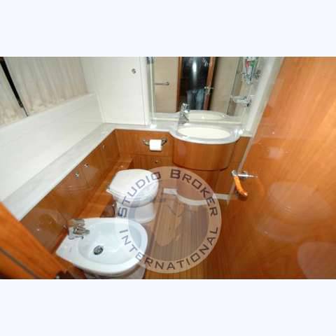 Ferretti 680