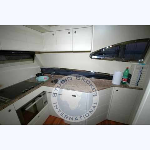 Ferretti 680