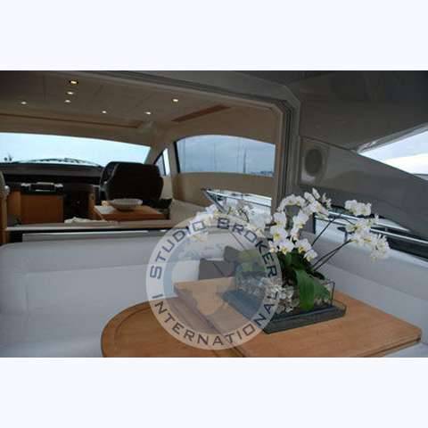 Pershing 64