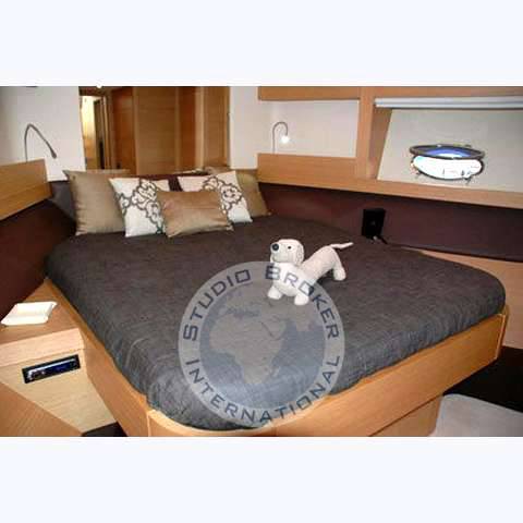 Pershing 64