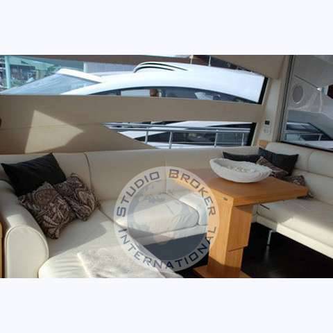 Pershing 64