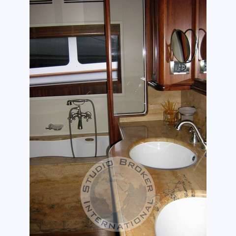 Ferretti Custom line 30