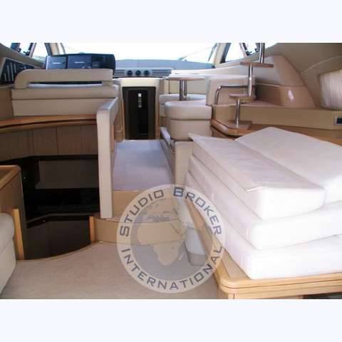 Ferretti 550