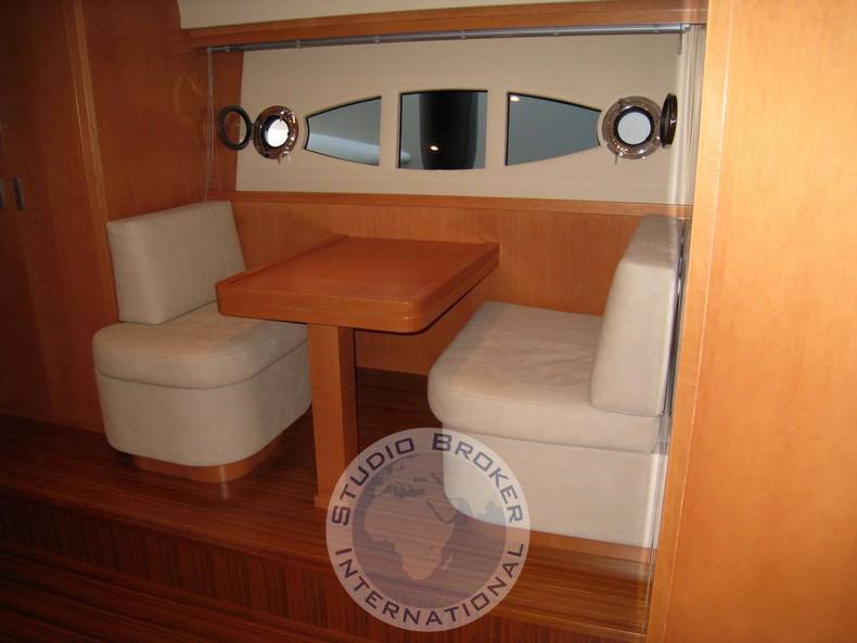 Uniesse 65 fly