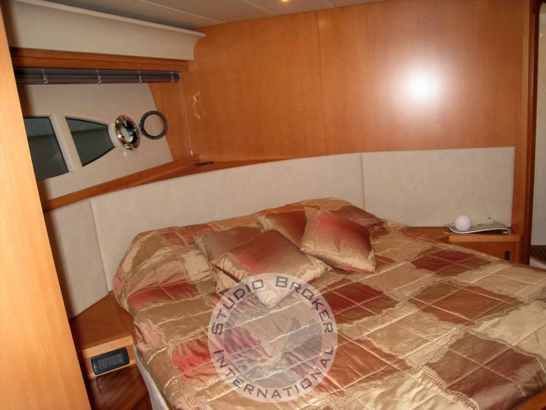 Uniesse 65 fly