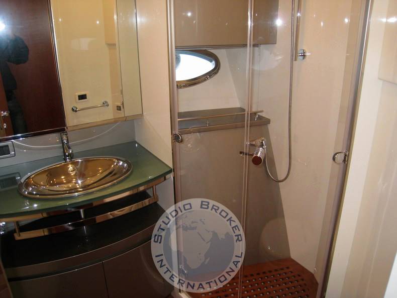Uniesse 65 fly