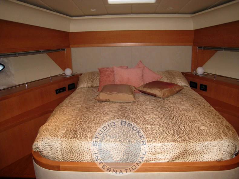 Uniesse 65 fly