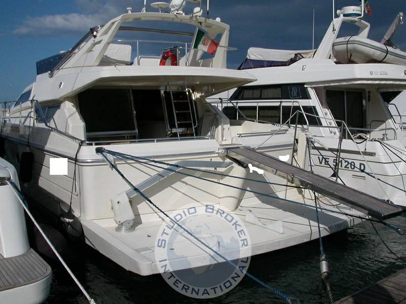 Ferretti 54