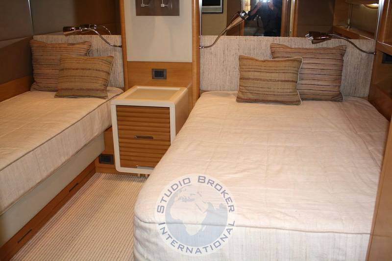 Benetti 85 legend