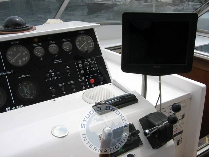 Versil Falcon 71