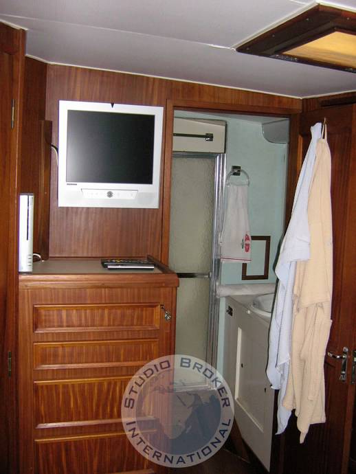 Hatteras 55