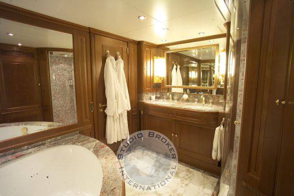 Benetti Tradition 100