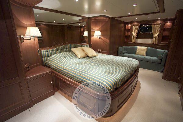 Benetti Tradition 100