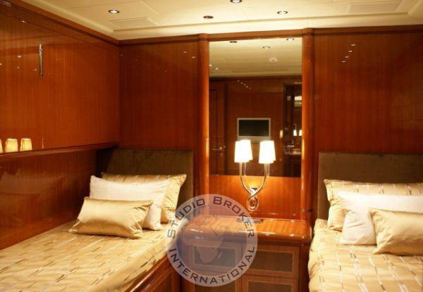 Overmarine Mangusta 108
