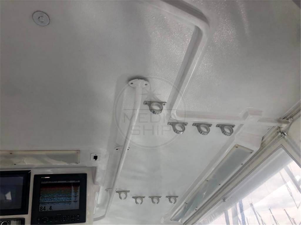 Luhrs 380