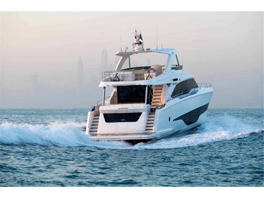 Gulf craft Majesty 72