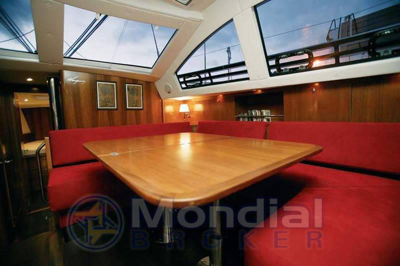 Wauquiez 47 pilot saloon
