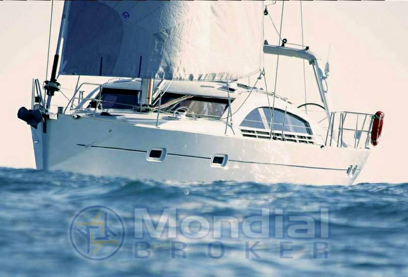 Wauquiez 47 pilot saloon