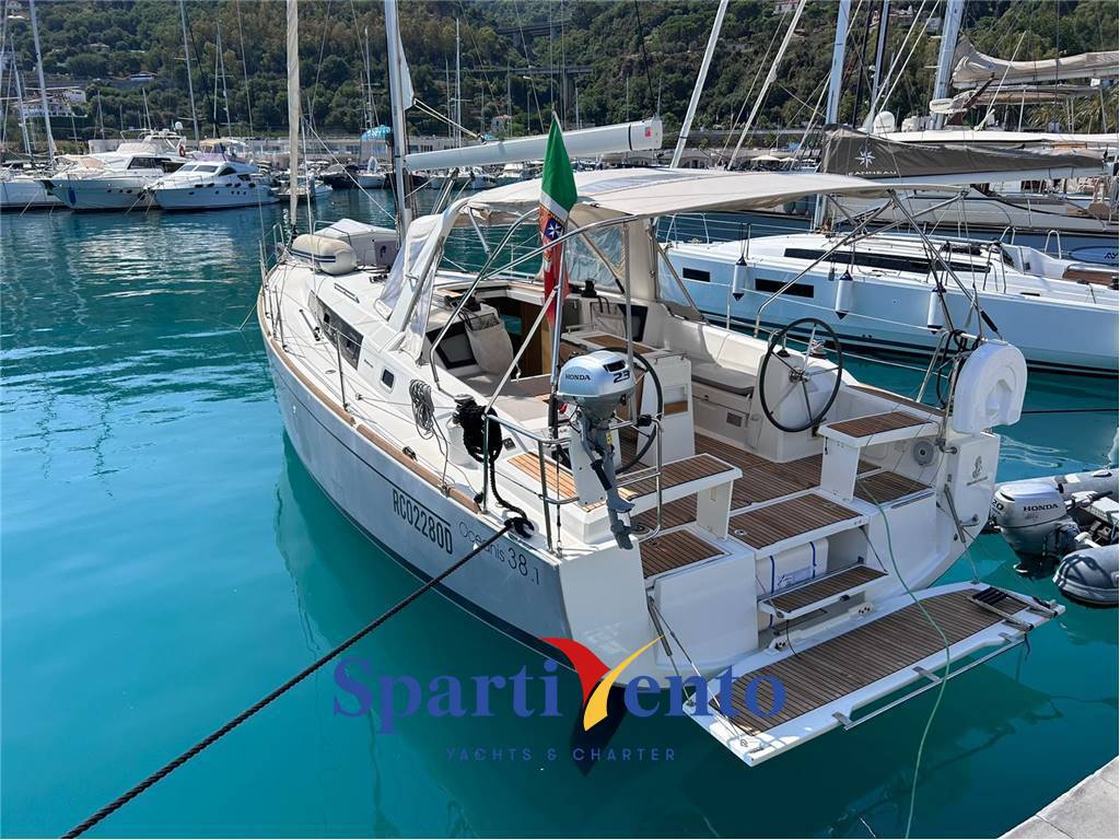 Beneteau Oceanis 38.1