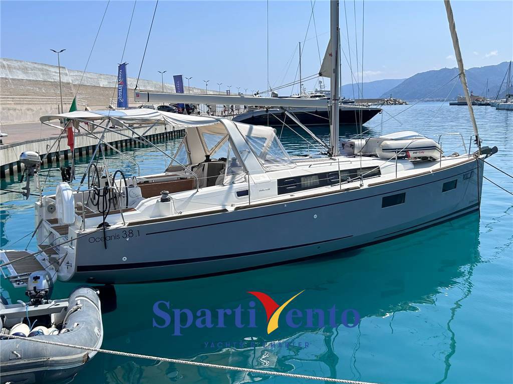 Beneteau Oceanis 38.1