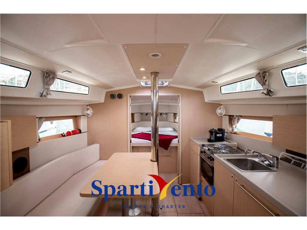 Beneteau Oceanis 38.1