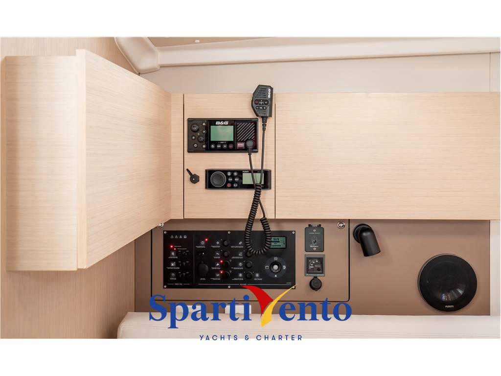 Beneteau Oceanis 38.1