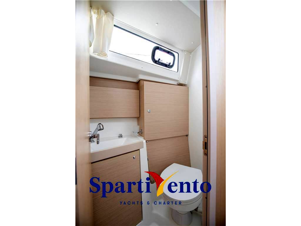 Beneteau Oceanis 38.1