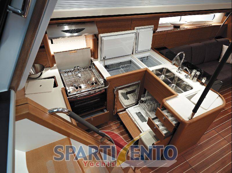 Jeanneau Yacht 57